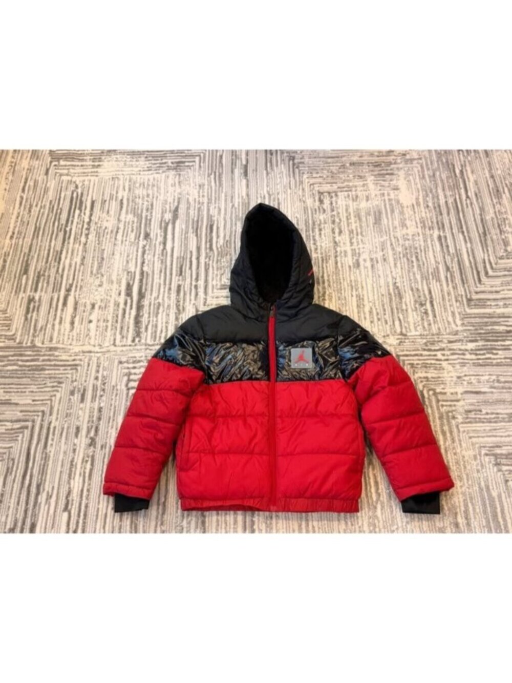 Nike Air Jordan boys youth small 8-10 red/black puffer Winter coat MSRP $149.99